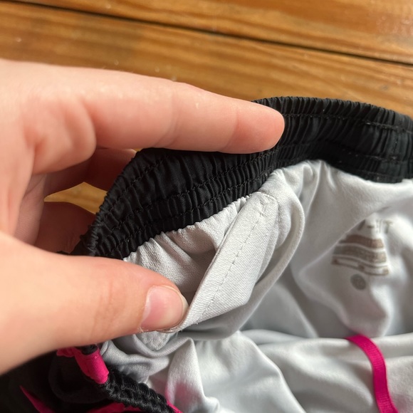 (287) PINK NIKE SHORTS - Picture 5 of 7